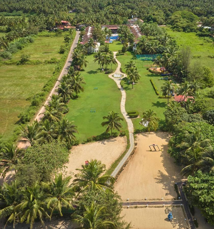 Royal Orchid Beach Resort & Spa, Utorda Beach Goa Exterior foto